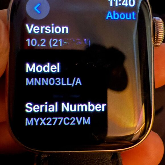 APPLE WATCH HERMÈS SERIES 8 Noir Swift Leather Gourmette Metal Double Tour - Picture 5 of 16